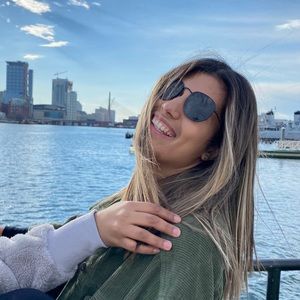 Meet your Posher, Nicole